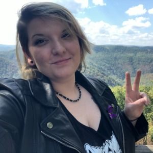 Meet your Posher, Casandra